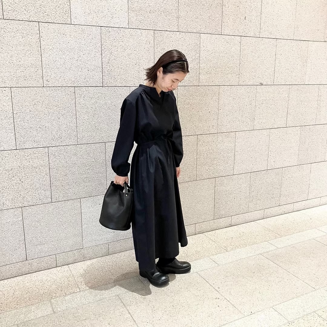 ���{���X