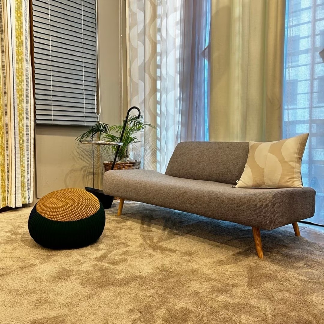 ���{���X