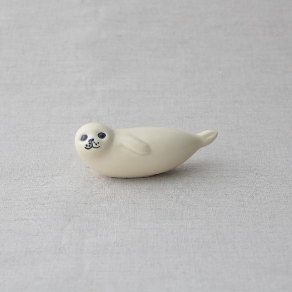 yʐ^zyԕizLisa Larson Seal Mini