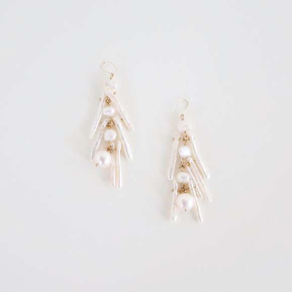 yʐ^zyZ{ؓXzP13 sai Pierce  Pearl Chandelier White