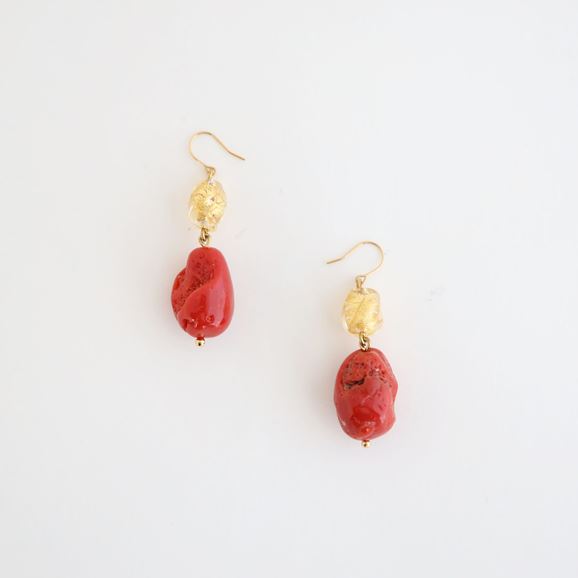 yʐ^zsai Pierce Red Coral & Venetian Beads