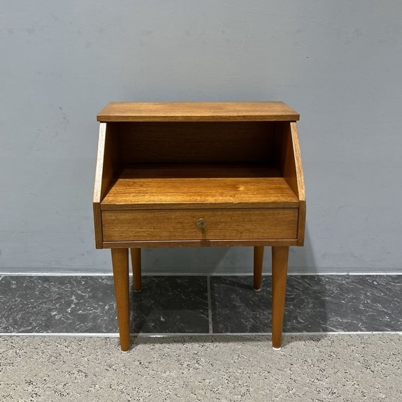 �y�ۂ̓��X�zVintage Side Table / Sweden