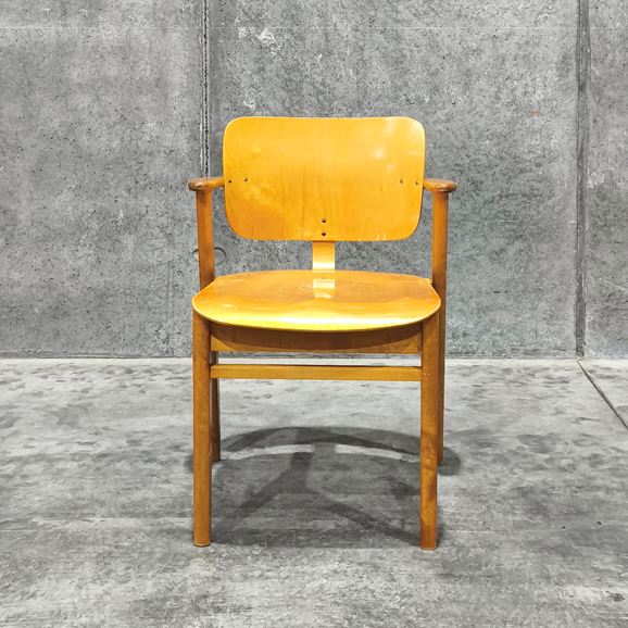 �y���B���e�[�W�Ƌ�z�C���}���E�^�s�I���@�[�� Vintage DOMUS Chair