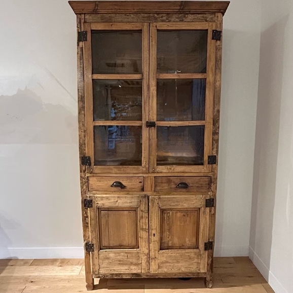 yʐ^zyRuXzVintage Cabinet / Spain