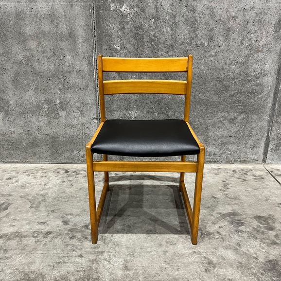 �y�ʐ^�z�y���B���e�[�W�Ƌ�z Vintage Chair Guilleumas�А�