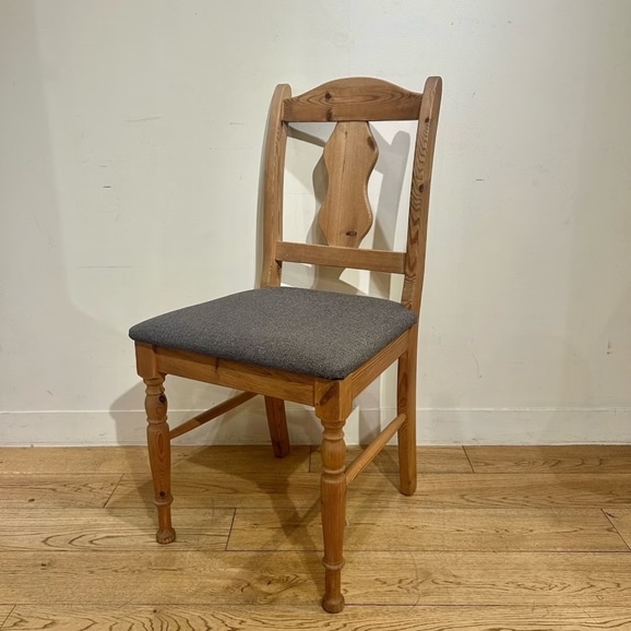 yʐ^zyRuXzVintage Chair / Sweden