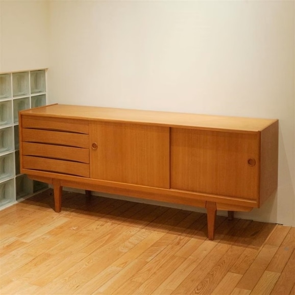 �y�ʐ^�z�y�Z�{�ؓX�z�G���b�N�E�E�H���c Vintage Side Board / Sweden