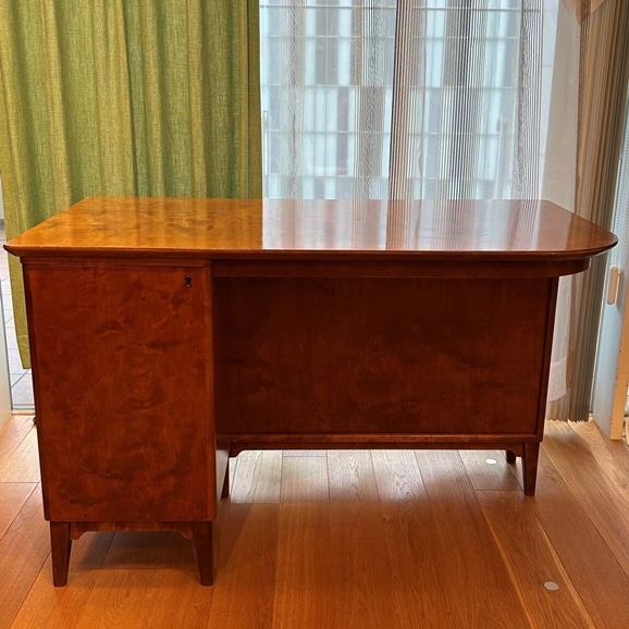 yʐ^zyqʐXzVintage Desk / Sweden