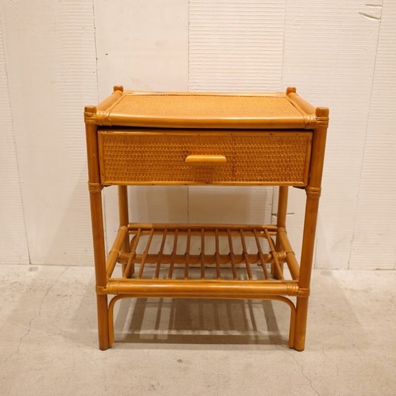�y�ʐ^�z���y���{���X�zVintage Side Table / Sweden