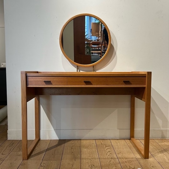 �y�ʐ^�z�y���R���u�X�zVintage Dresser / Sweden