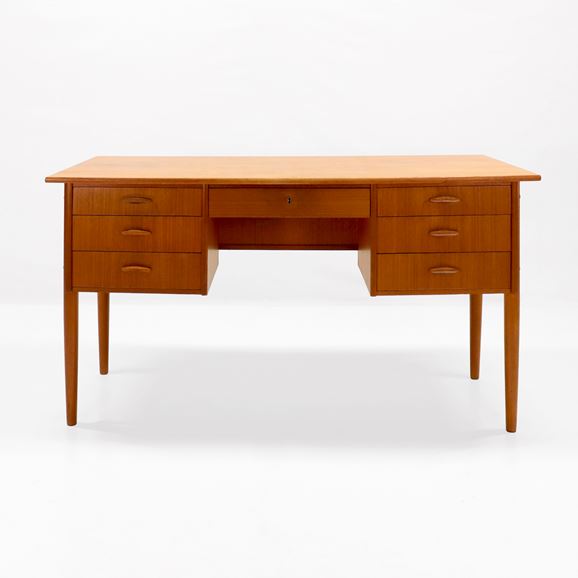 yBe[WƋz Vintage Desk