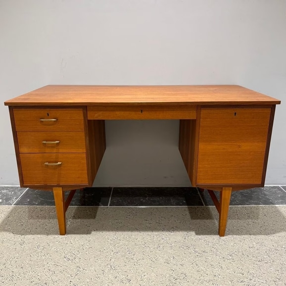 yʐ^zyۂ̓XzVintage Desk / Sweden