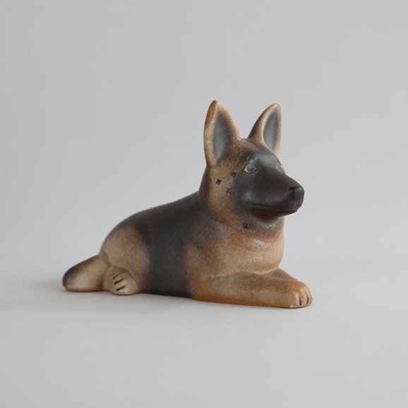 yʐ^zyԕizLisa Larson Alsatian