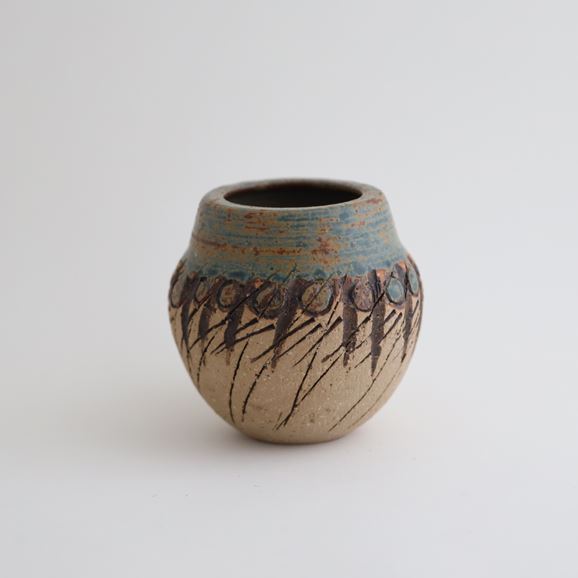 yʐ^zVintage Lisa Larson Vase
