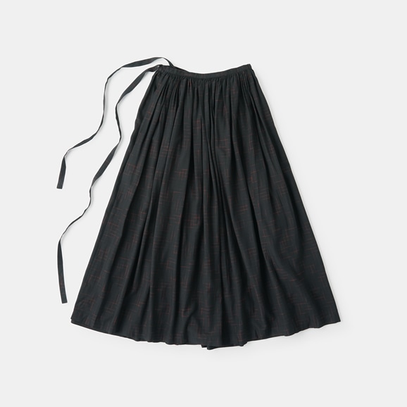 【写真】H& by POOL Gathered Skirt Black×Red plaid