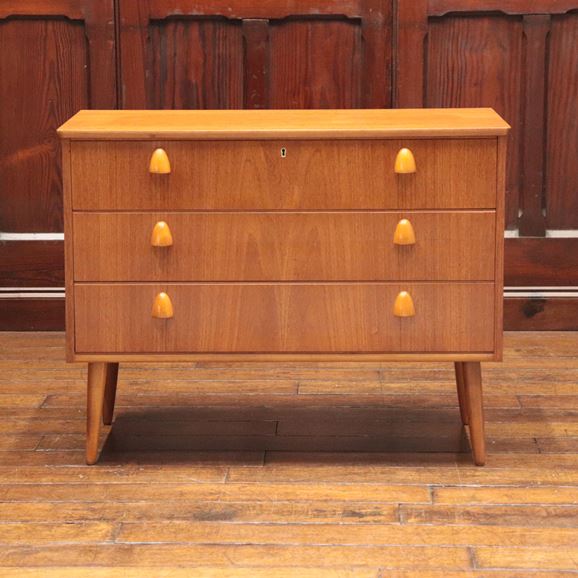 yʐ^zyBe[WƋzVintage Chest