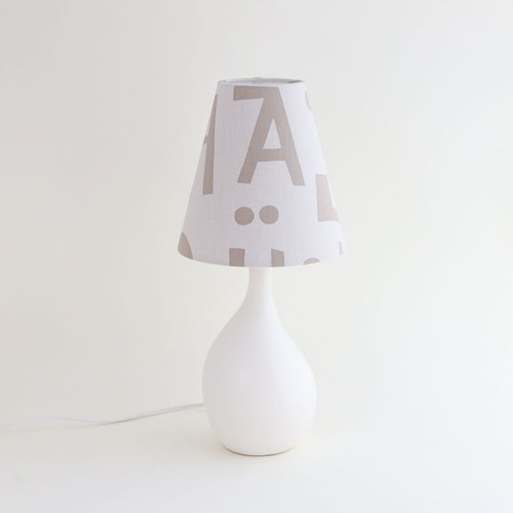 ☆【数量限定】AIL VASE LAMP White YUNOKI Alphabet｜テーブルランプ