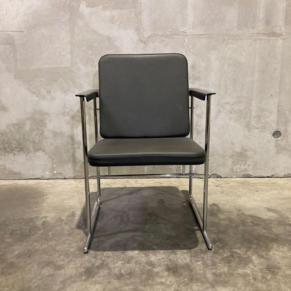 yʐ^zyBe[WƋz EENbJv Vintage Arm Chair