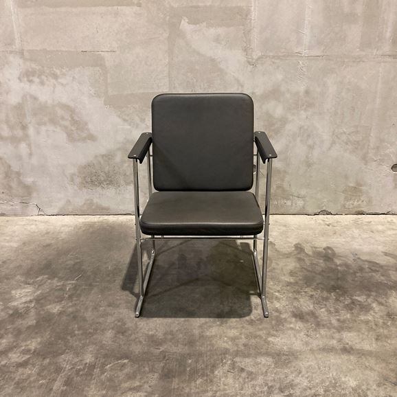 yʐ^zyBe[WƋz EENbJv Vintage Arm Chair