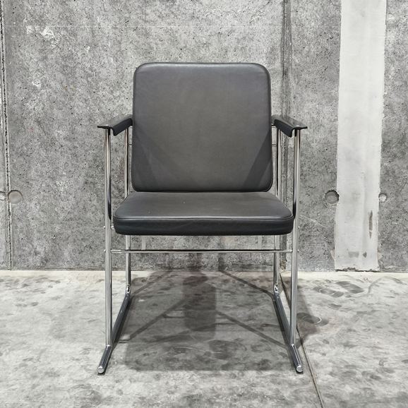 �y�ʐ^�z�y���B���e�[�W�Ƌ�z �E�����E�N�b�J�v�[�� Vintage Arm Chair