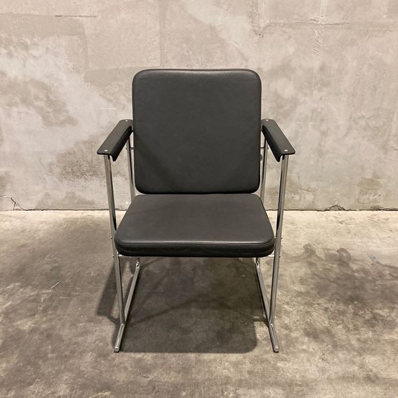 �y�ʐ^�z�y���B���e�[�W�Ƌ�z �E�����E�N�b�J�v�[�� Vintage Arm Chair