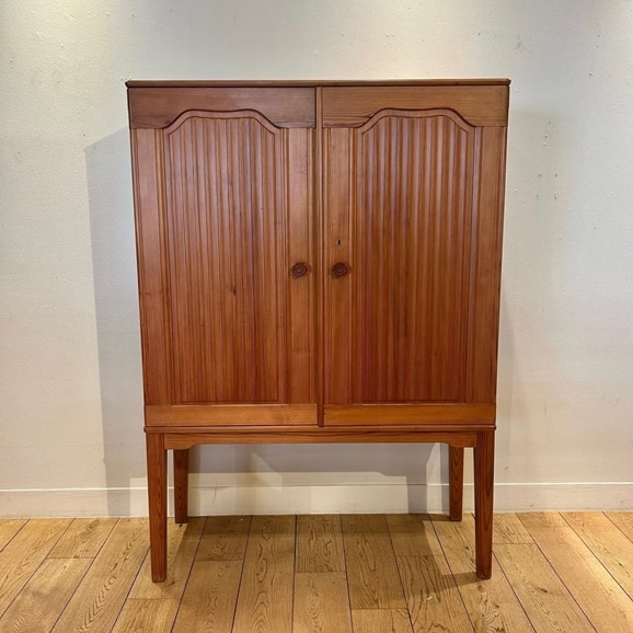 �y�ʐ^�z�y���R���u�X�z�J�[���E�}�����X�e�� Vintage Cabinet / Sweden