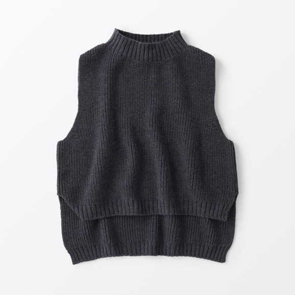 【写真】H& by POOL Cropped Vest Charcoal