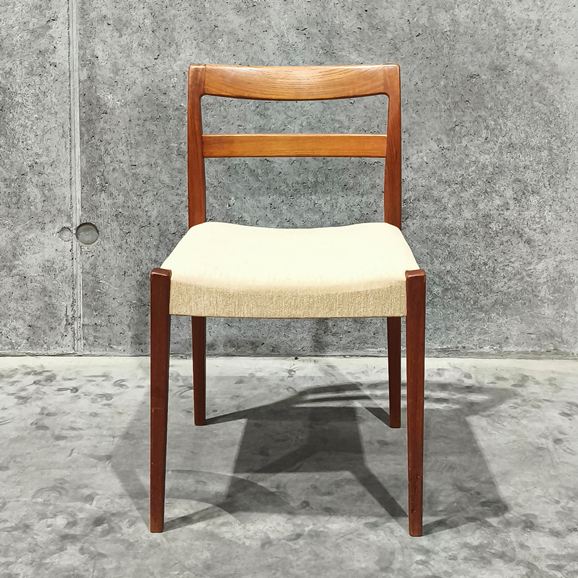 �y�ʐ^�z�y���B���e�[�W�Ƌ�z�j�[���X�E�����\�� Vintage Chair TROEDS�А�