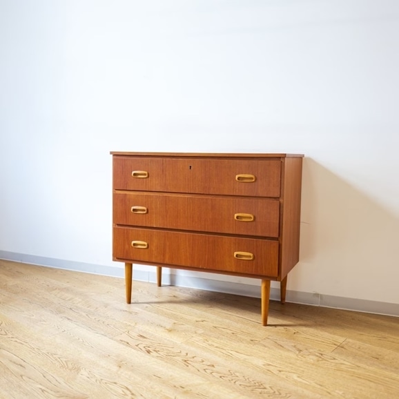 yʐ^zyǕi 쒬22zVintage Chest / Sweden