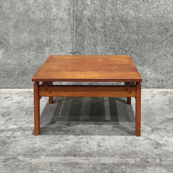 �y�ʐ^�z�y���B���e�[�W�Ƌ�z�C���O���F�E�G�N�X�g���[�� Vintage Low Table ESE�А�