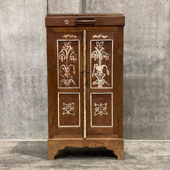 �y�ʐ^�z�y���B���e�[�W�Ƌ�z Vintage Wood Cabinet