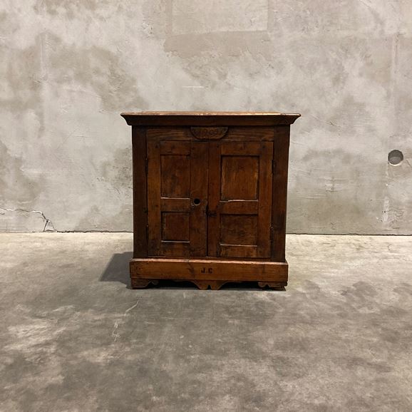 yʐ^zyBe[WƋz Vintage Old Cabinet