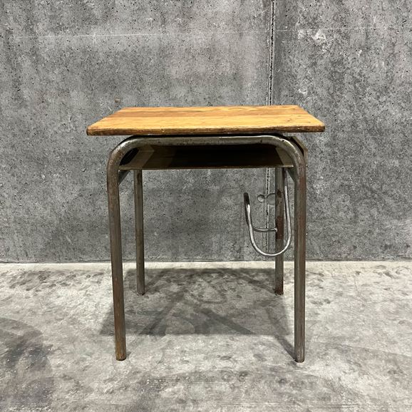 �y�ʐ^�z���y���B���e�[�W�Ƌ�z Vintage School Desk
