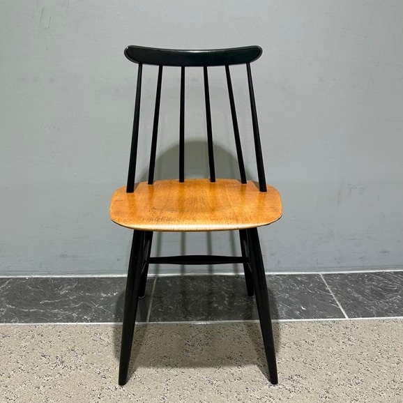 �y�ʐ^�z�y�ۂ̓��X�z�C���}���E�^�s�I���@�[�� Vintage Chair / Sweden