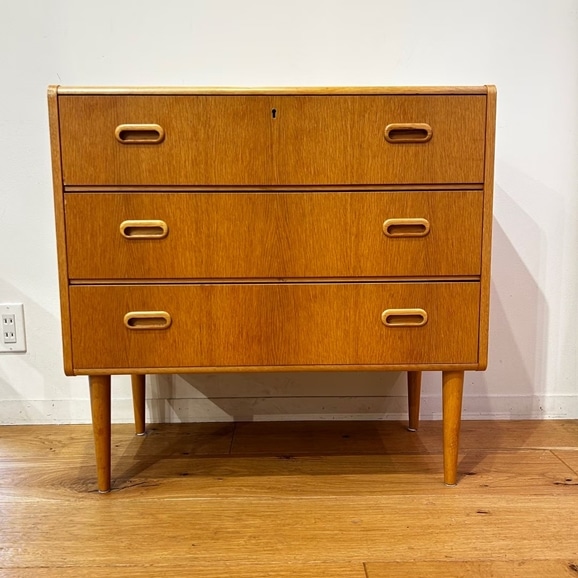 yʐ^zy{XzVintage Chest  / Sweden