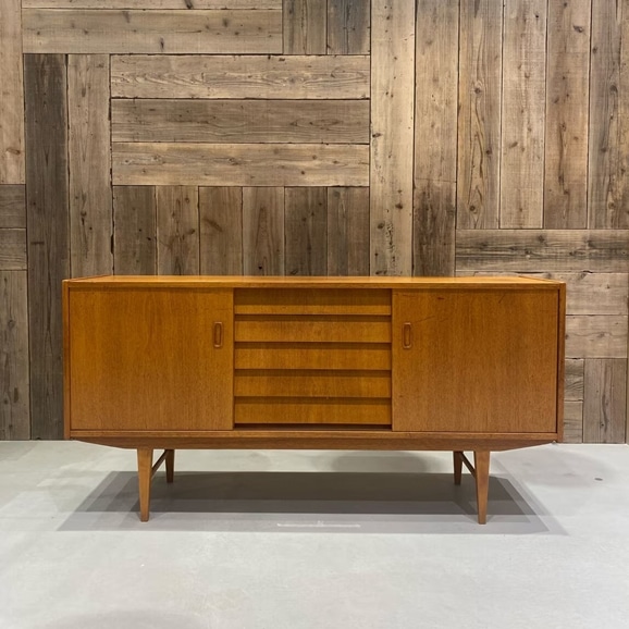 yǕi CI[zVintage Side Board / Sweden