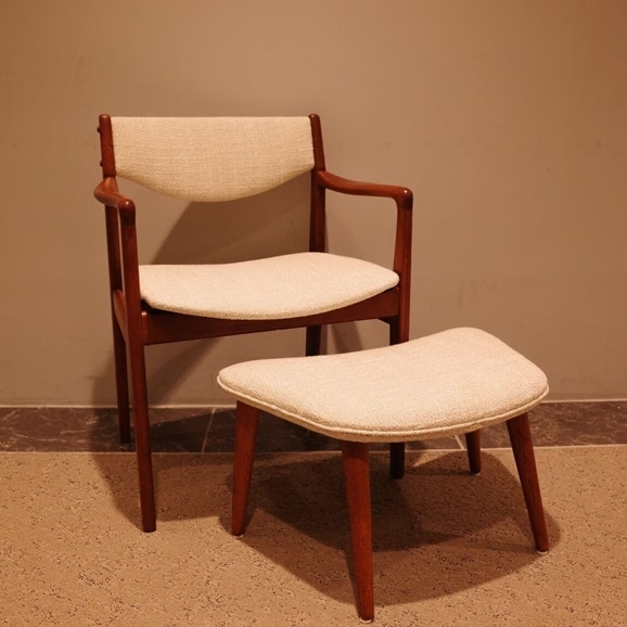 �y�ʐ^�z�y�ۂ̓��X�zVintage Arm Chair & Ottoman /  Denmark
