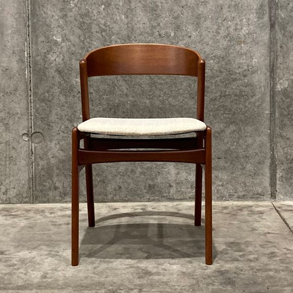 �y�ʐ^�z�y���B���e�[�W�Ƌ�z�J�C�E�N���X�`�����Z�� Vintage Chair