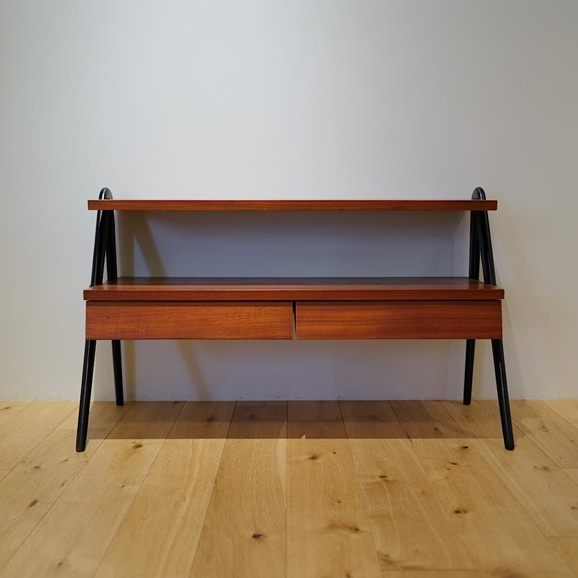 �y�ʐ^�z�y�V�h�X�zVintage Side Table  / Sweden