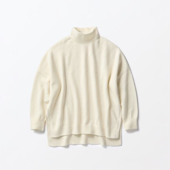 H& by POOL Wool Turtle-neck Sweater Off White