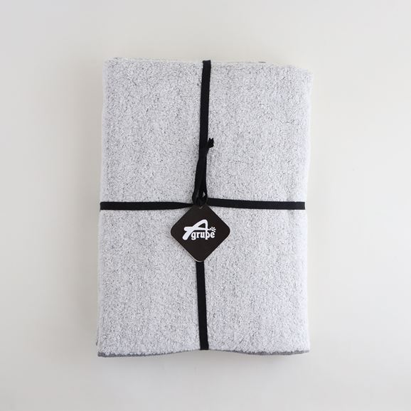 �y�ʐ^�zAgrupe �e���[�^�I���u�����P�b�g 90×140 �z���C�g