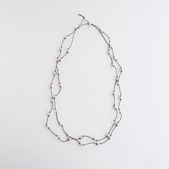 yʐ^zsai Long Necklace Gray Pearl & Crystal