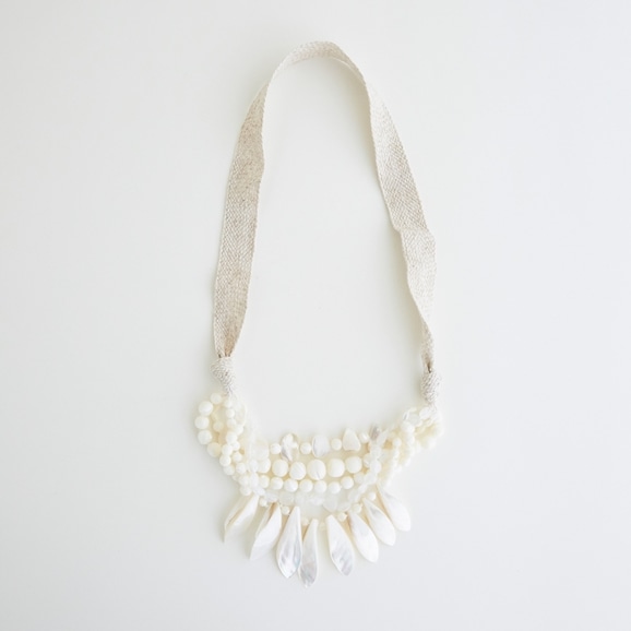 yʐ^zsai Necklace Mother of Pearl & Royal Blue Moonstone
