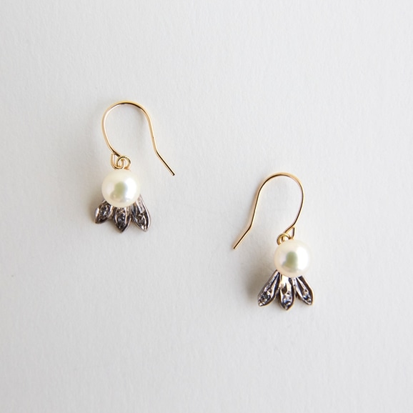 yʐ^zyZ{ؓXzP44 sai Pierce Pearl & White gold Diamond