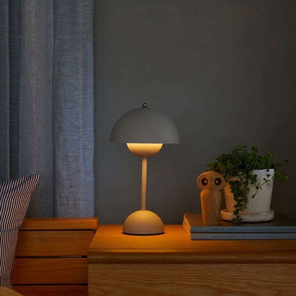 FLOWERPOT PORTABLE TABLE LAMP VP9 マットブラック｜テーブルランプ