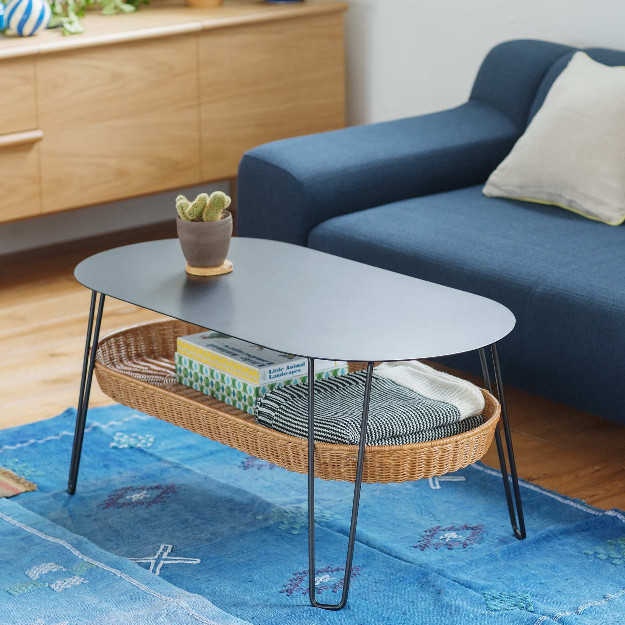 【旧サイズ】WALLABY LOW TABLE OVAL Black｜ローテーブル｜IDEE SHOP Online