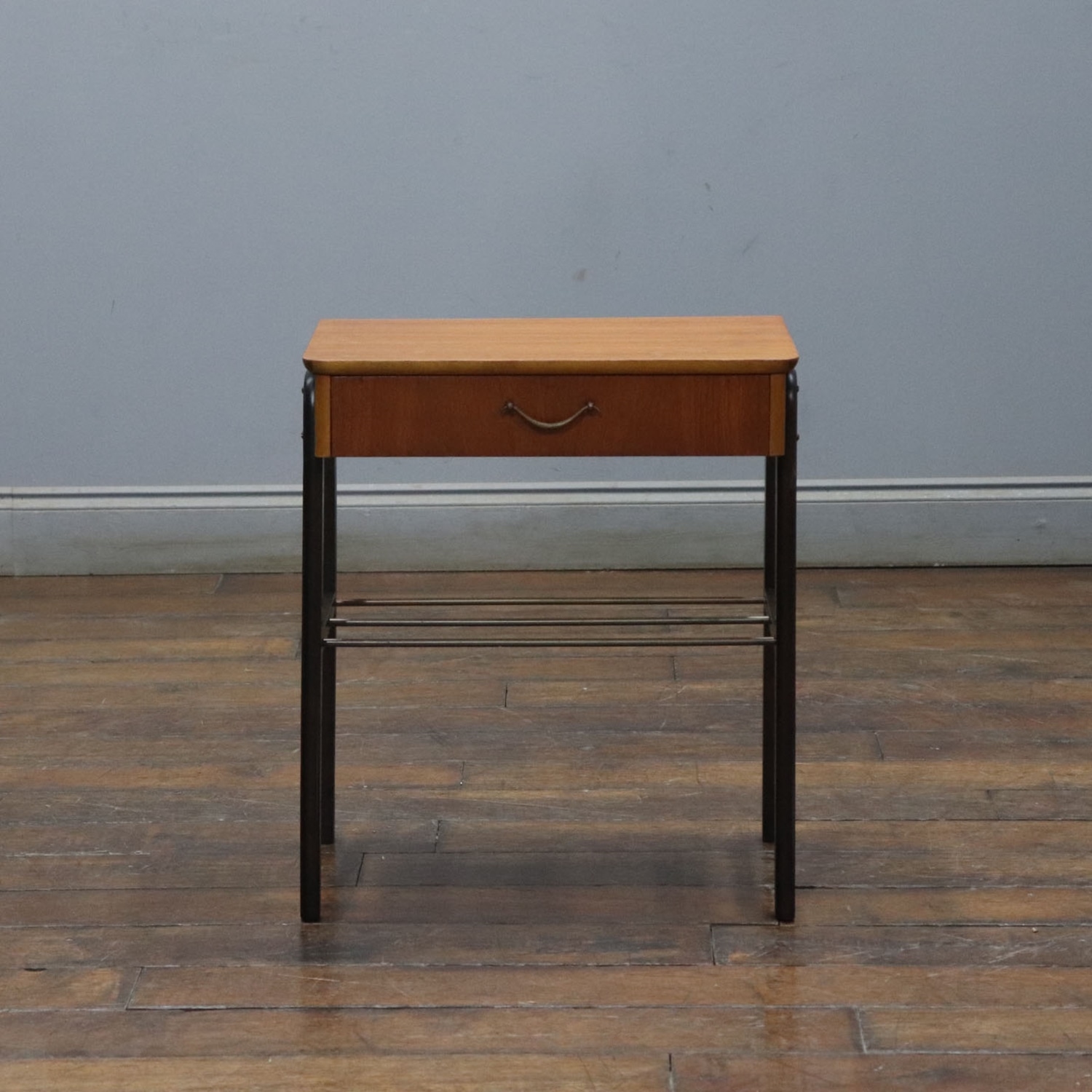 ヴィンテージ家具】Vintage side table｜サイドテーブル｜IDEE SHOP Online