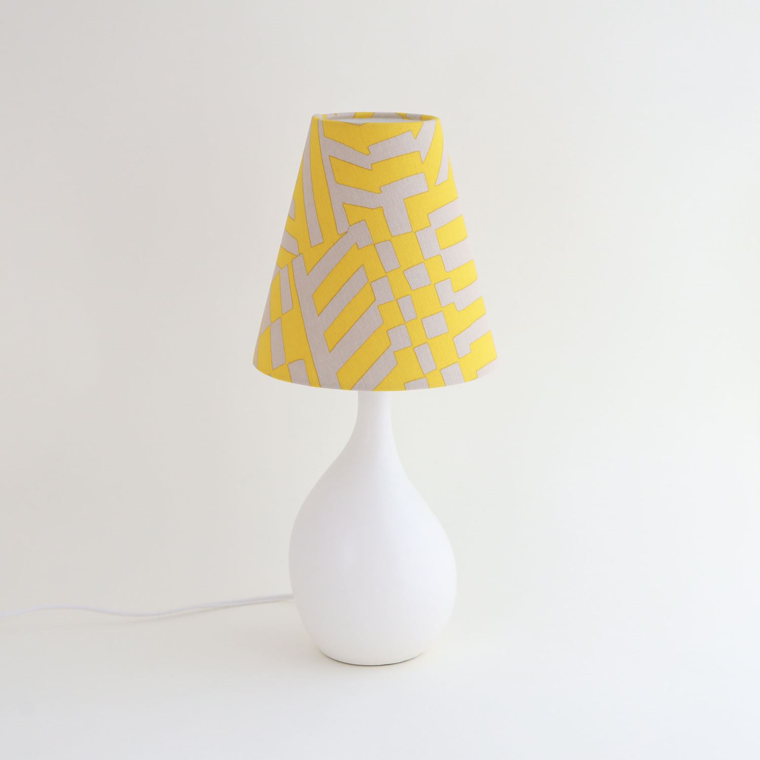 ☆【数量限定】AIL VASE LAMP White YUNOKI Shimauma｜テーブルランプ ...