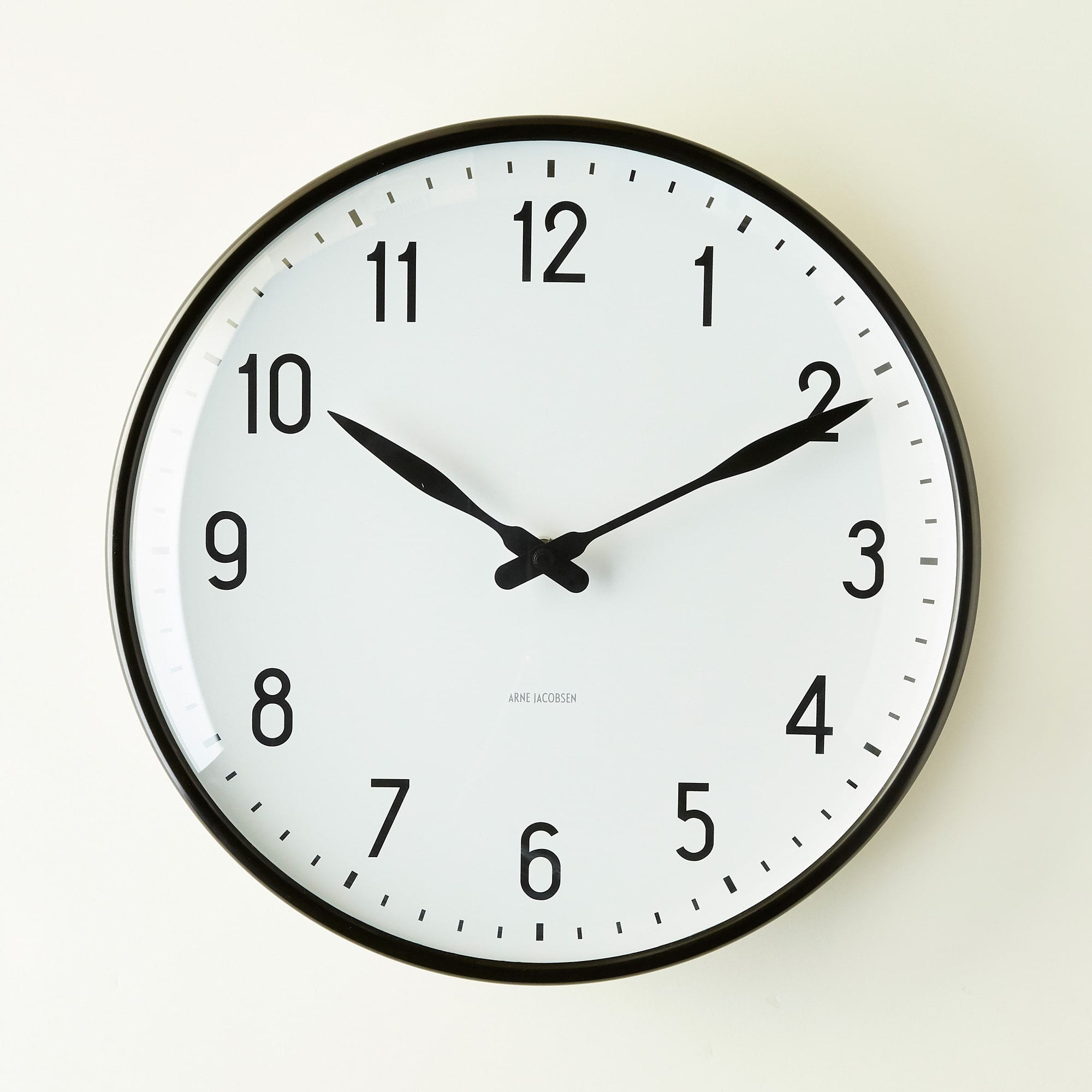 Arne Jacobsen Wall clock 29cm定価50600円の商品です