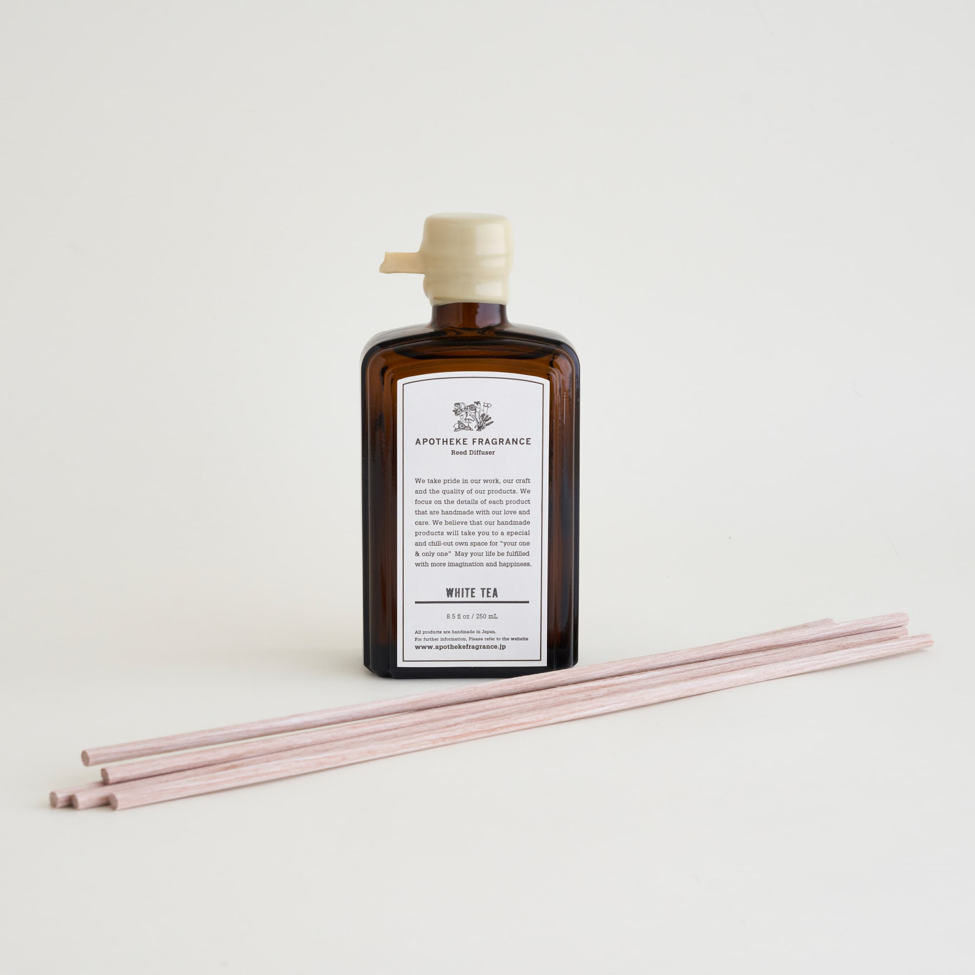 APOTHEKE FRAGRANCE リードディフューザー WHITE TEA｜ディフューザー｜IDEE SHOP Online